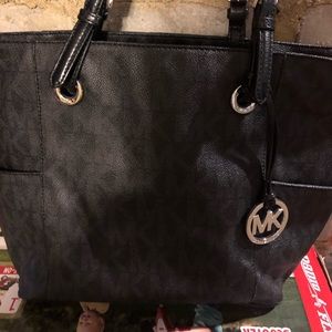 Black Michael Kors bag